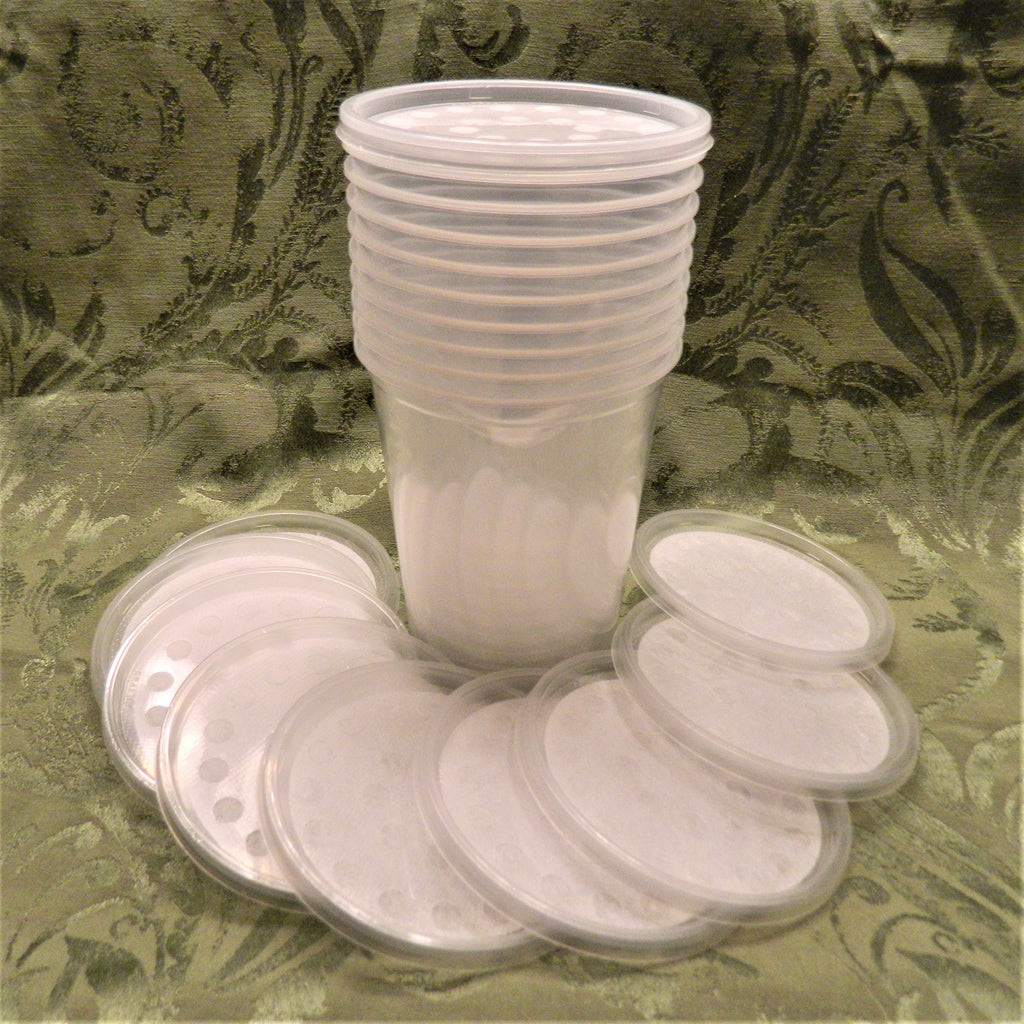 Deli-Cup-feeding 32 ounce cups with vented lids and Plug